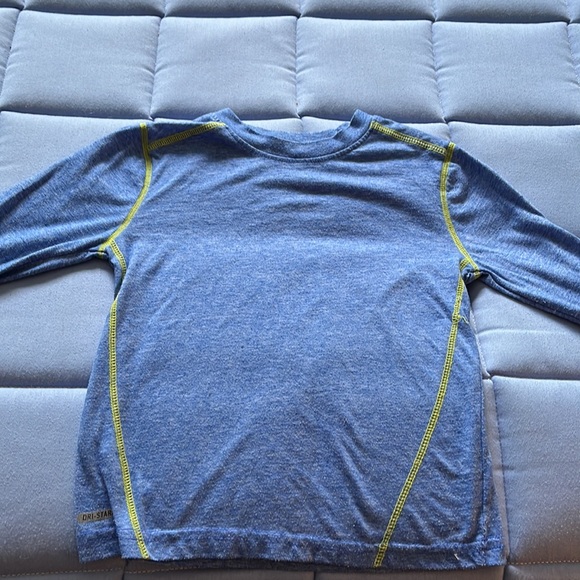 Bundle of 3 long sleeve boy’s tee shirts - pre- loved - Picture 2 of 4